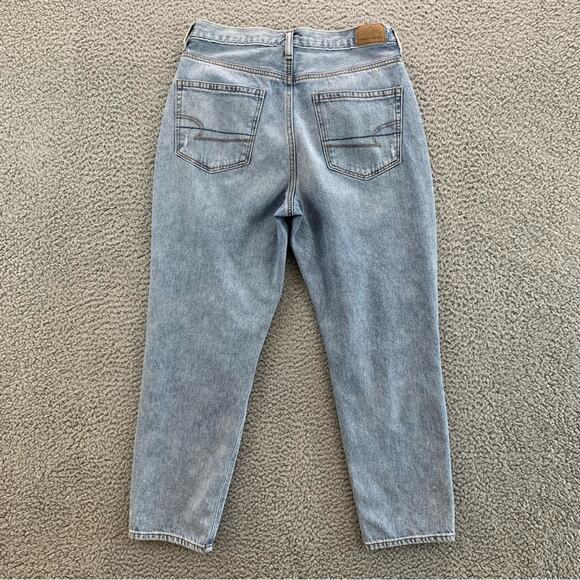 American Eagle Women's Ripped Mom Jean Distressed Jeans -  Size:  6 (Short) - Picture 3 of 15